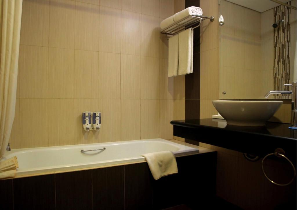 Days Hotel & Suites By Wyndham Jakarta Airport Tangerang Exteriör bild