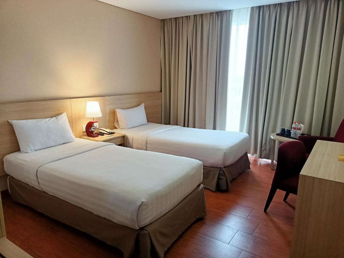Days Hotel & Suites By Wyndham Jakarta Airport Tangerang Exteriör bild
