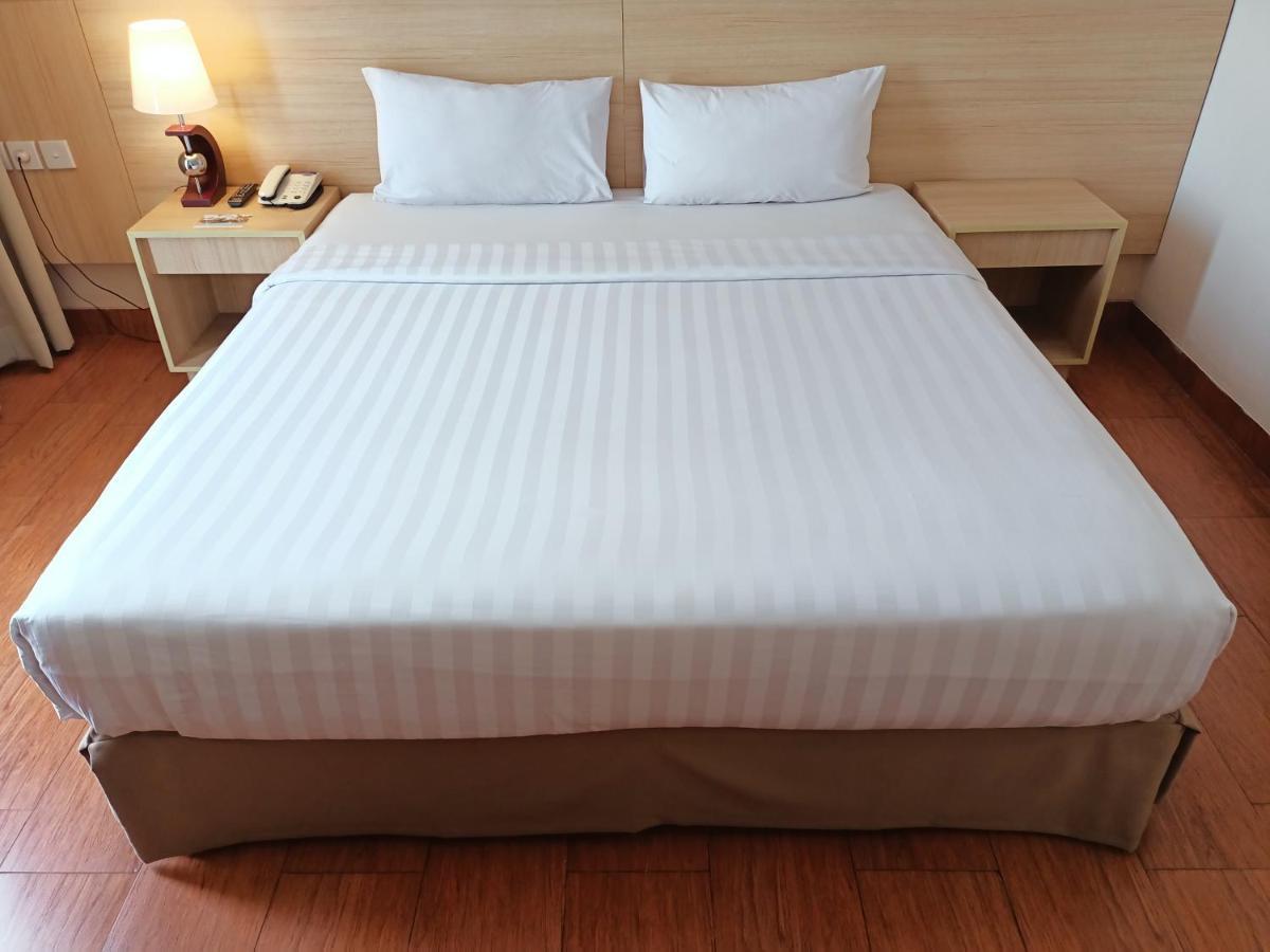 Days Hotel & Suites By Wyndham Jakarta Airport Tangerang Exteriör bild