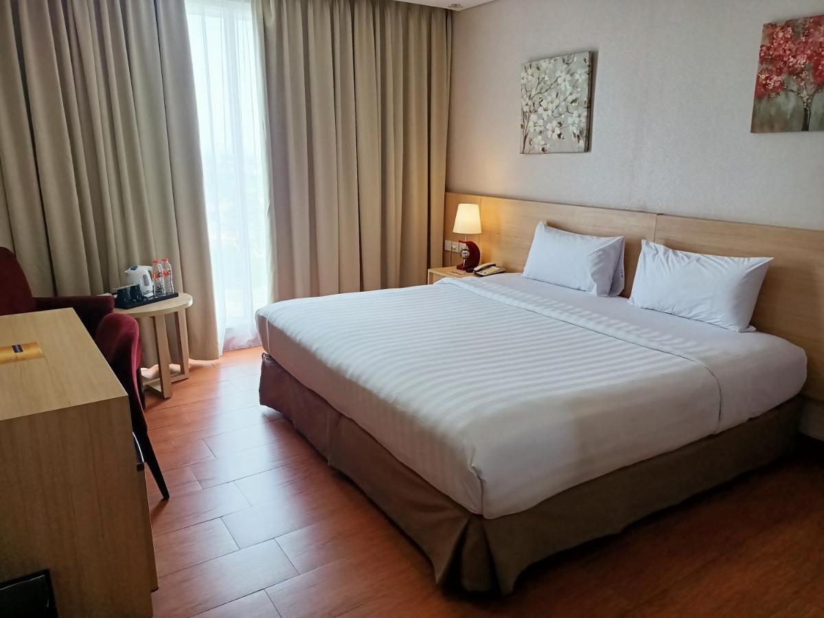 Days Hotel & Suites By Wyndham Jakarta Airport Tangerang Exteriör bild